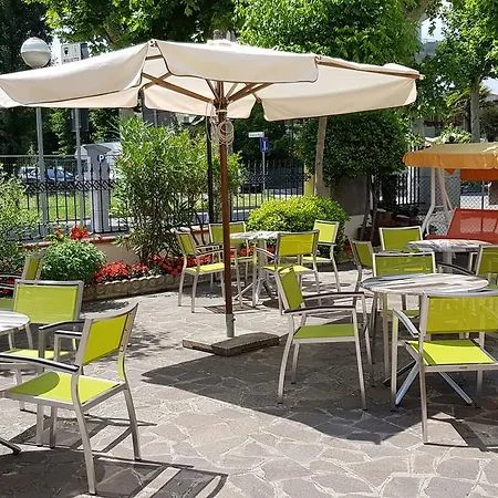 מלון La Falena קרביה