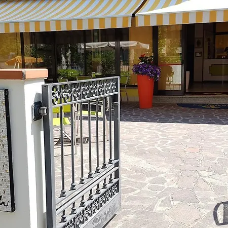 La Falena 3*